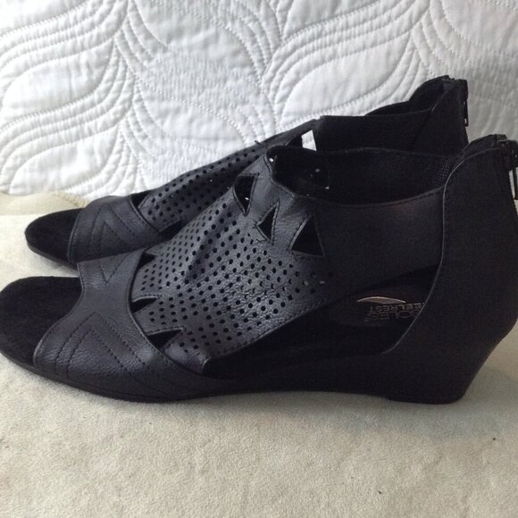 NWOT AEROSOLES Heelrest 11Black Perforated leather Sandals, cute, professional - Picture 2 of 7